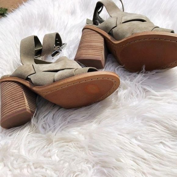 New Marc Fisher LTD Tan Suede Valen Sandal Sz 8M - Picture 3 of 8